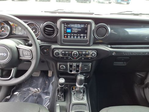 Used 2023 Jeep Wrangler Unlimited Sport AWD/4WD image 13