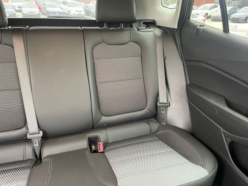 Used 2025 Chevrolet Trax LT w/ LT Convenience Package image 35