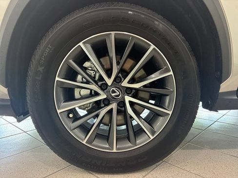 Used 2025 Lexus NX 250 FWD w/ Towing Package (2000 Lbs) image 16