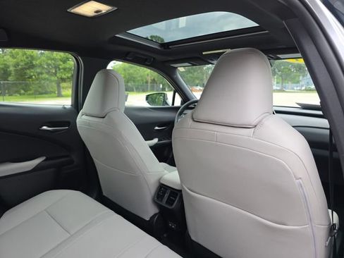 Used 2024 Lexus UX 250h FWD w/ Premium Package image 12