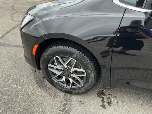 New 2027 Chrysler Pacifica Limited AWD/4WD image 21