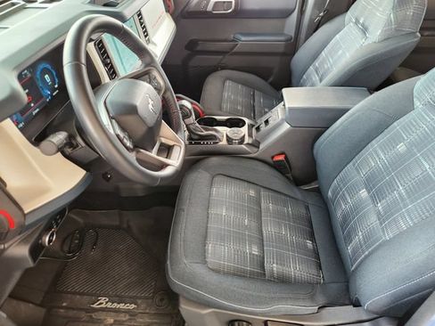Used 2025 Ford Bronco Heritage Edition AWD/4WD image 12