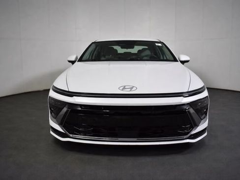 Used 2025 Hyundai Sonata SEL FWD image 2