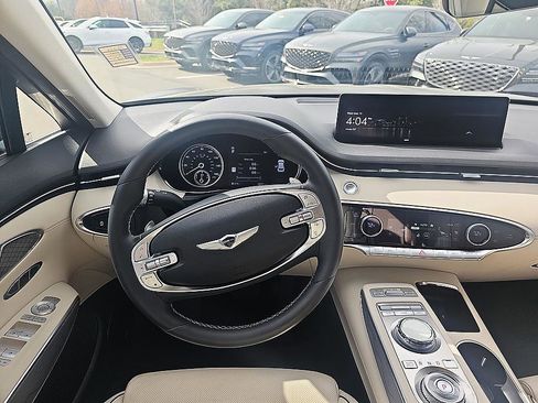 Used 2023 Genesis GV70 2.5T w/ Advanced Package image 19