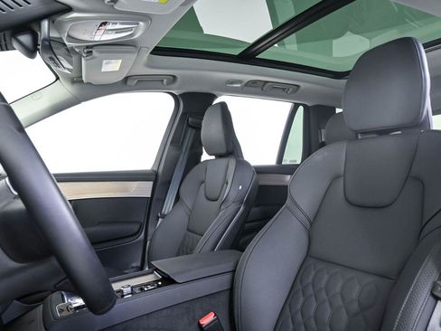 Used 2025 Volvo XC90 B6 Plus AWD/4WD image 5