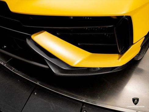 Used 2024 Lamborghini Urus Performante AWD/4WD image 15