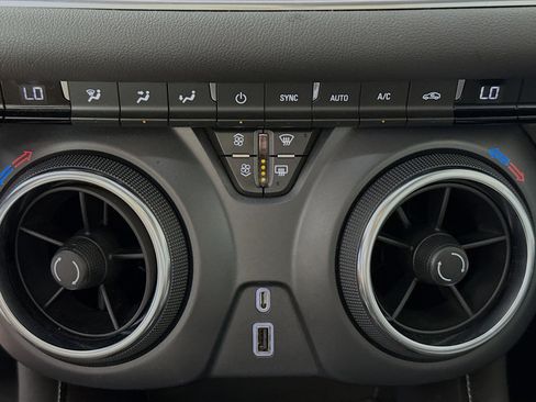 Used 2023 Chevrolet Blazer LT image 17