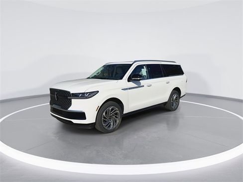 New 2025 Lincoln Navigator L Reserve image 4
