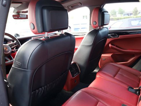 Used 2024 Porsche Macan S AWD/4WD image 18