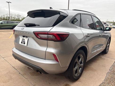 Used 2023 Ford Escape ST-Line FWD image 8