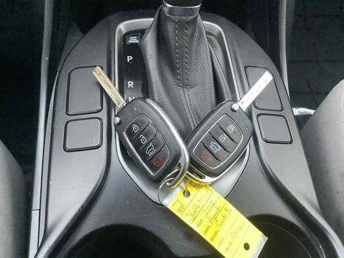 Used 2018 Hyundai Santa Fe Sport FWD image 19