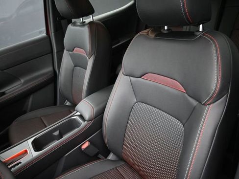 New 2026 Nissan Kicks SR image 19