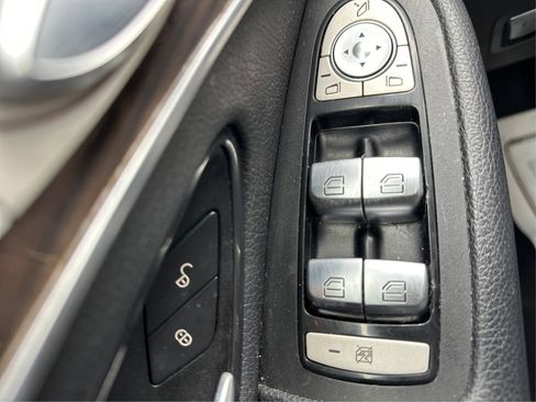 Used 2020 Mercedes-Benz GLC 300 image 39