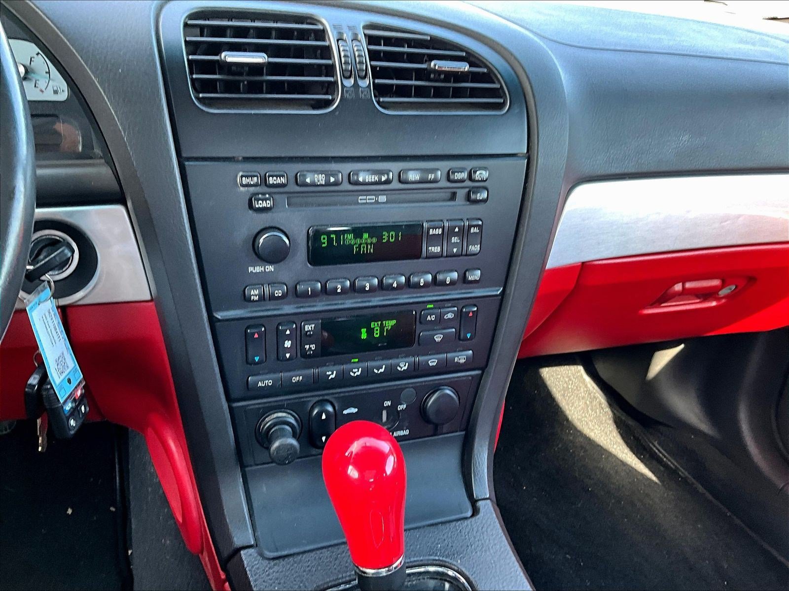 Used 2002 Ford Thunderbird RWD image 12