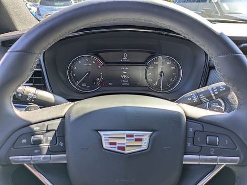 New 2025 Cadillac XT6 Luxury image 30