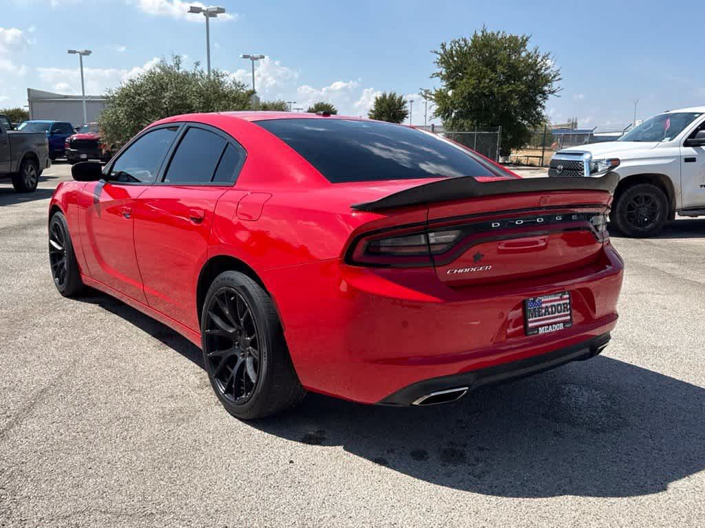 Used 2020 Dodge Charger SXT w/ Leather Interior Group RWD image 3