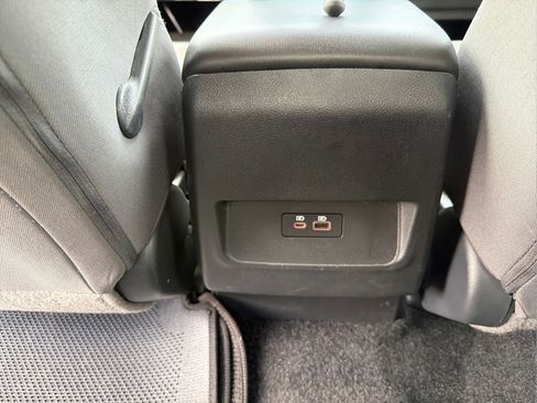 Certified 2024 Nissan Frontier SV RWD image 31
