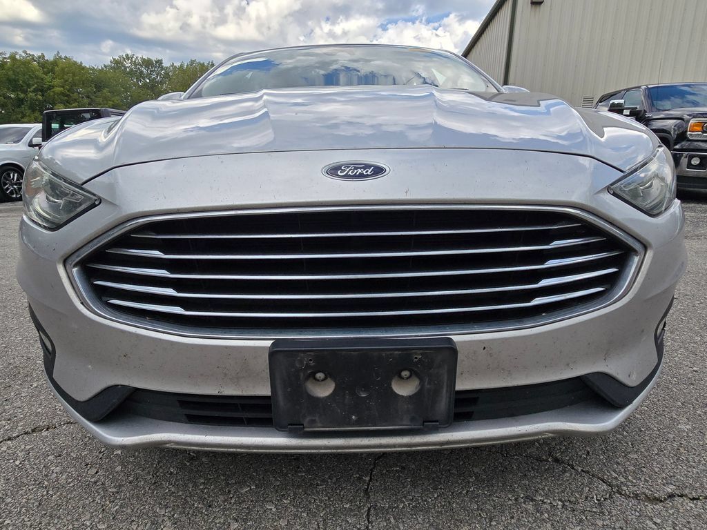 Used 2019 Ford Fusion SE w/ Equipment Group 151A FWD image 14