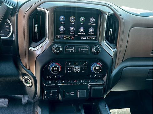 Used 2020 Chevrolet Silverado 2500 High Country w/ Z71 Off-Road Package AWD/4WD image 18