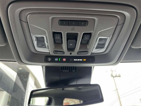 Used 2023 GMC Sierra 1500 SLT w/ SLT Convenience Package image 30