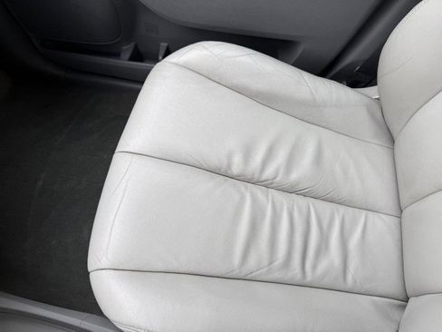 Used 2012 Toyota Sienna XLE image 29