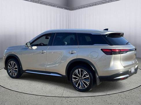 Certified 2026 INFINITI QX60 Luxe w/ Family Package AWD/4WD image 7