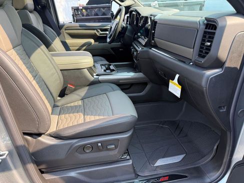 New 2026 Chevrolet Silverado 2500 ZR2 w/ LPO, Dark Essentials Package AWD/4WD image 7