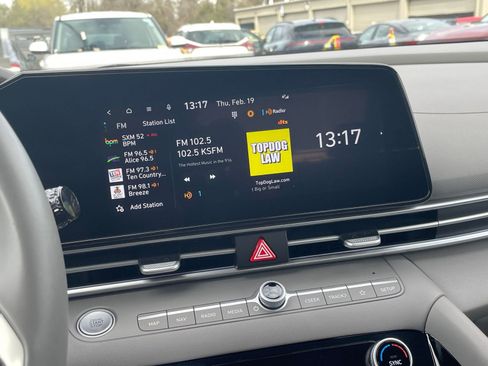 Used 2025 Hyundai Elantra SEL image 20