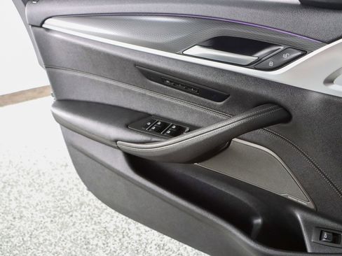 Used 2021 BMW 540i xDrive w/ M Sport Package image 22