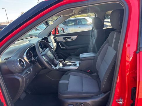 Used 2025 Chevrolet Blazer LT image 29