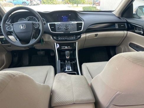 Used 2017 Honda Accord LX image 9