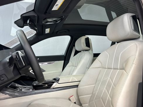 Used 2023 BMW 740i RWD image 5