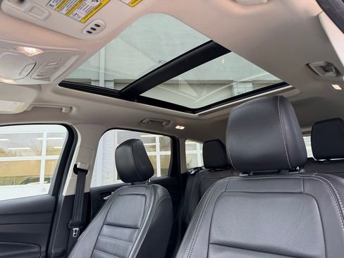 Used 2019 Ford Escape Titanium FWD image 15