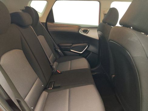 Used 2025 Kia Soul LX image 19