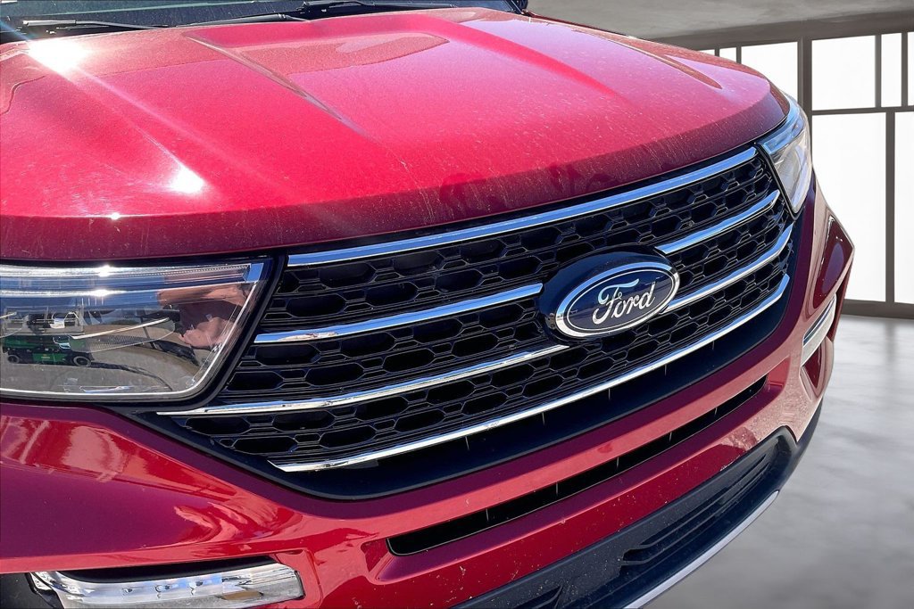 Used 2021 Ford Explorer XLT w/ Equipment Group 202A RWD image 31