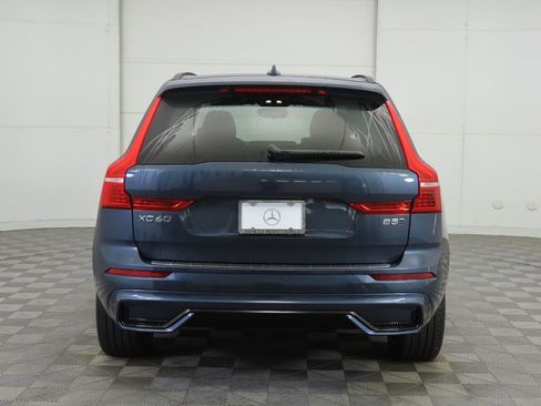 Used 2023 Volvo XC60 B5 Ultimate w/ Climate Package image 6