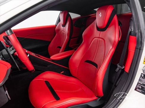 Used 2021 Ferrari Roma RWD image 22