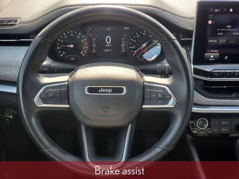 Used 2022 Jeep Compass Latitude image 33