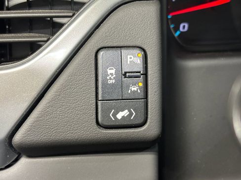 Used 2020 Chevrolet Suburban LT AWD/4WD image 26