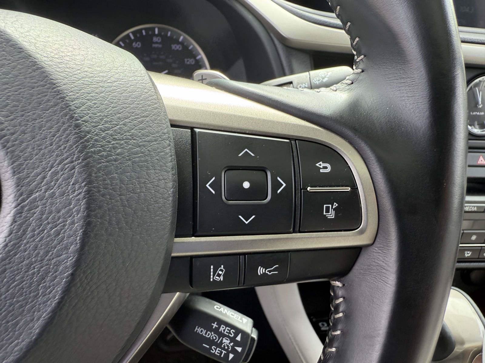 Used 2021 Lexus RX 350L Premium w/ Premium Package AWD/4WD image 21