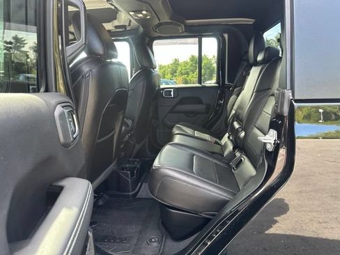 Used 2023 Jeep Gladiator Overland w/ Popular Equipment Package AWD/4WD image 17