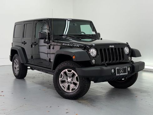 Used 2018 Jeep Wrangler Unlimited Rubicon w/ Connectivity Group AWD/4WD image 6