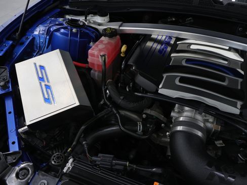 Used 2018 Chevrolet Camaro SS w/ LPO, Ground Effects Package RWD image 18