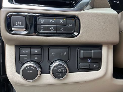 New 2026 GMC Yukon Denali w/ Advanced Technology Package AWD/4WD image 15