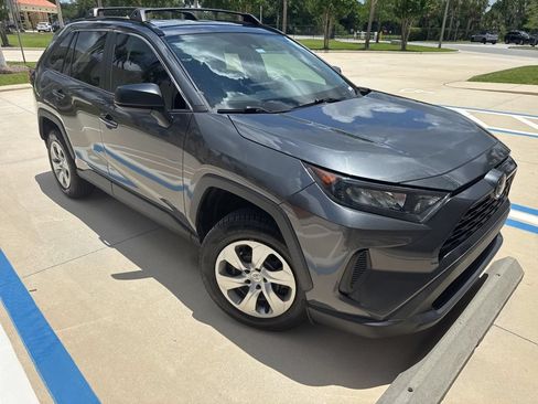 Used 2020 Toyota RAV4 LE FWD image 2