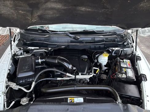 Used 2019 RAM 1500 Classic SLT RWD image 35
