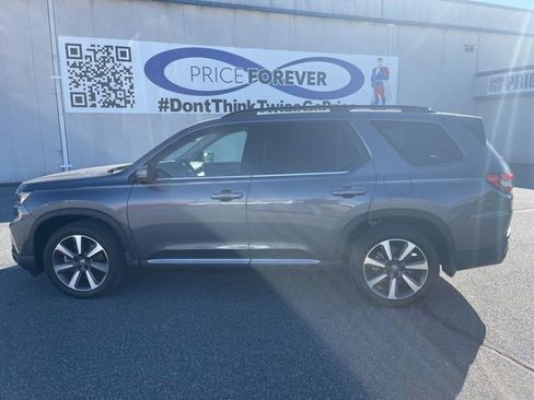 Used 2025 Honda Pilot Elite image 8