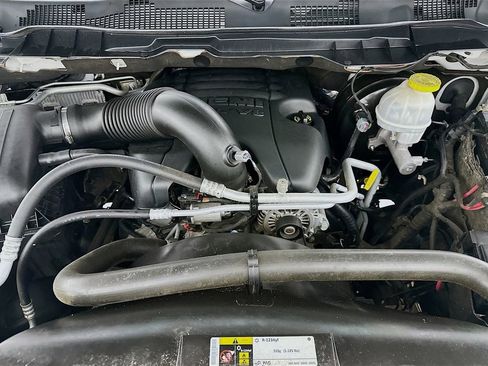 Used 2019 RAM 1500 Big Horn AWD/4WD image 32