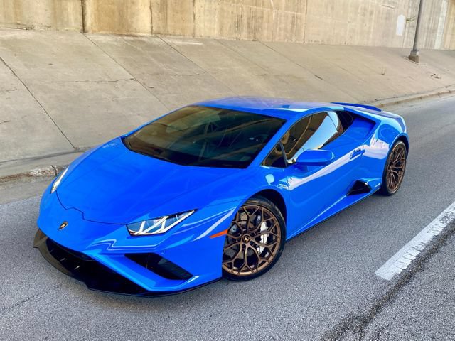 Used 2021 Lamborghini Huracan EVO RWD image 2