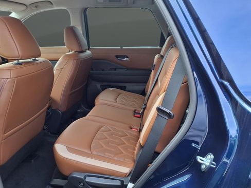 New 2026 Nissan Pathfinder Platinum AWD/4WD image 18